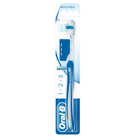 ORAL B - SPAZZOLINO INDICATOR MEDIO ORAL B - SPAZZOLINO INDICATOR MEDIO