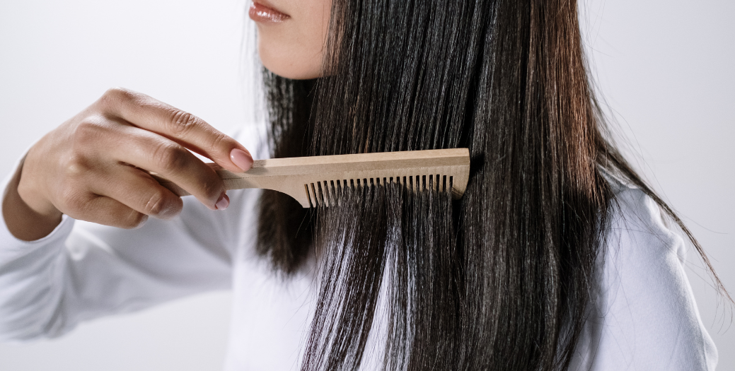 Capelli unti: alcuni rimedi naturali Capelli unti: alcuni rimedi naturali