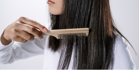 Capelli unti: alcuni rimedi naturali